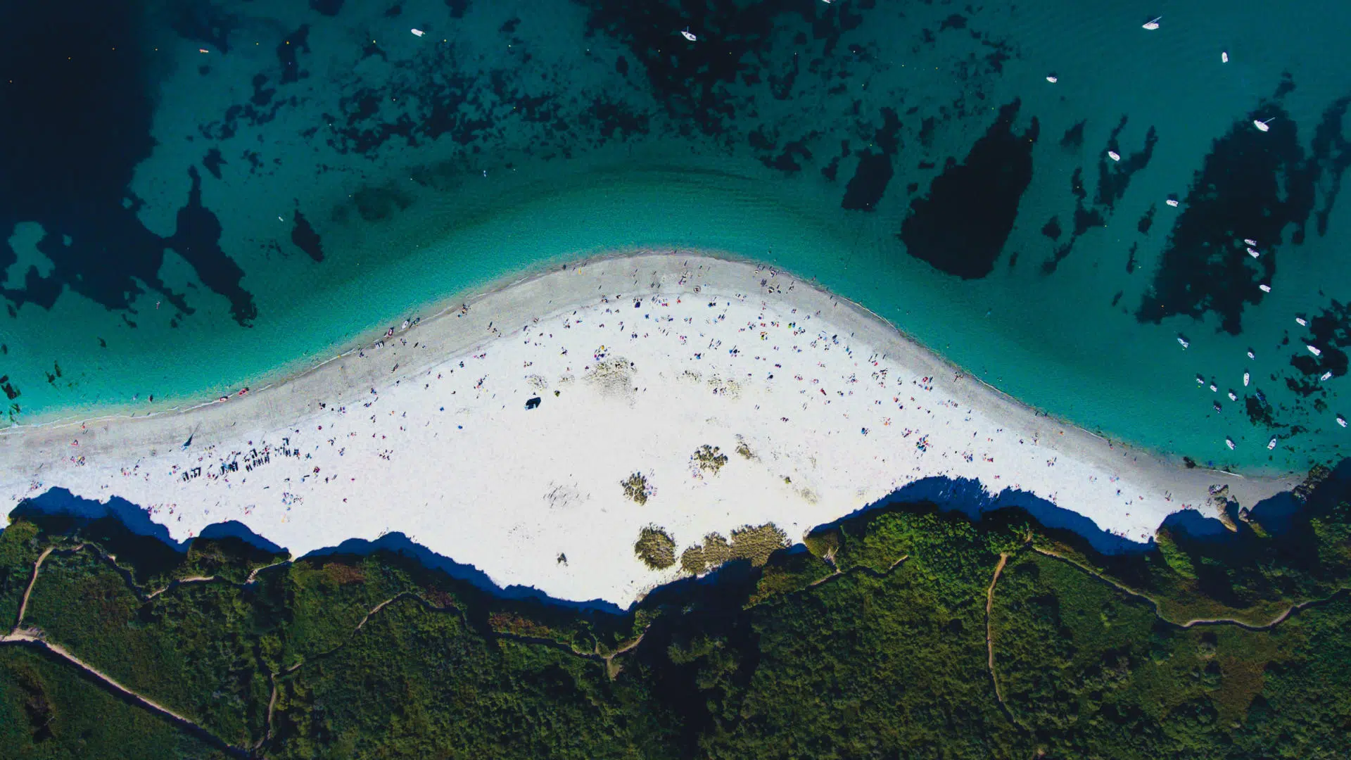 Vue aérienne d'une berge de la Bretagne