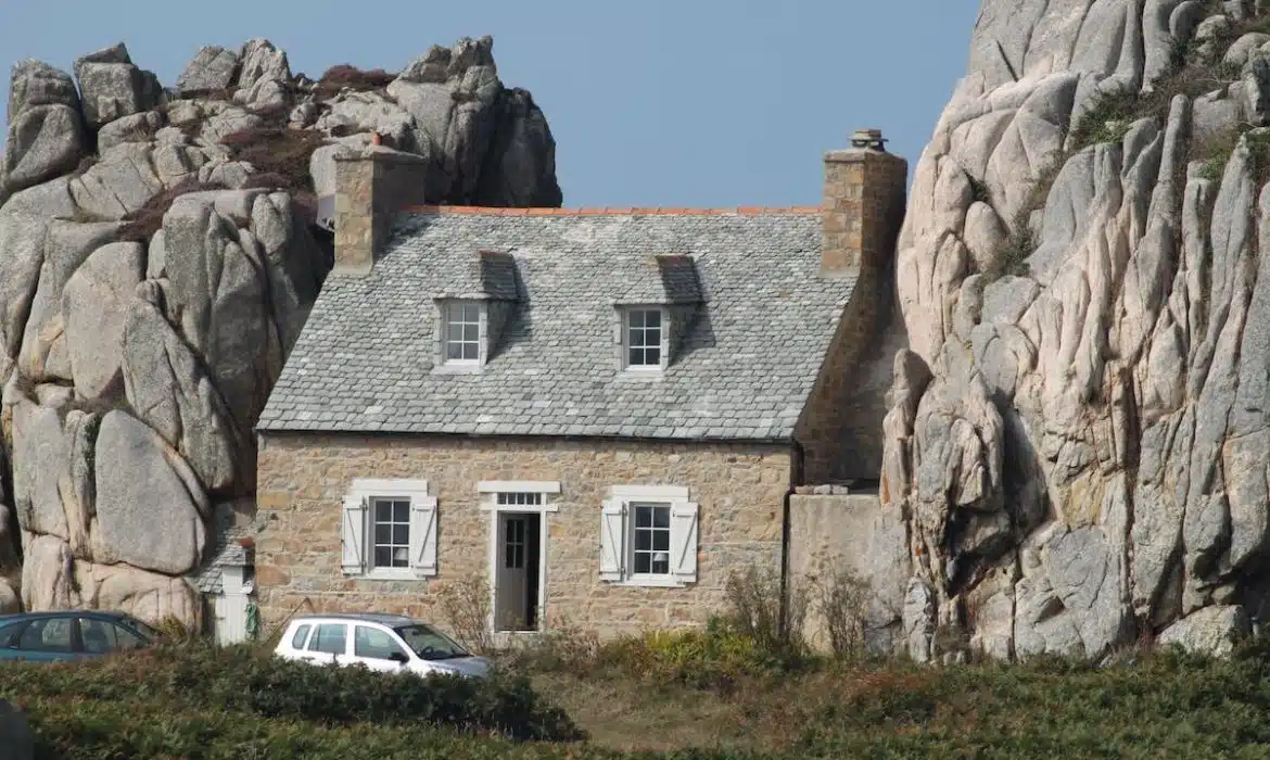 Découvrez l’incroyable charme des maisons traditionnelles bretonnes