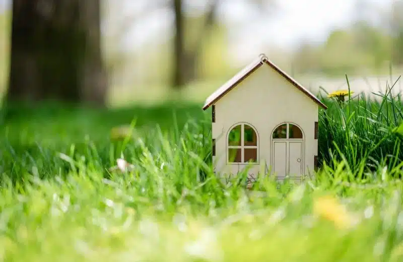 Construire une maison écologique en Bretagne : Guide pour une habitation respectueuse de l’environnement