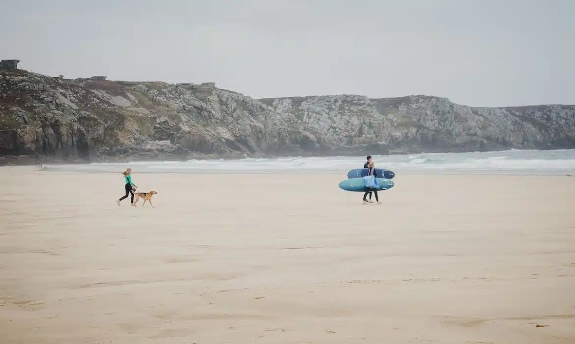 Les spots de surf incontournables en Bretagne