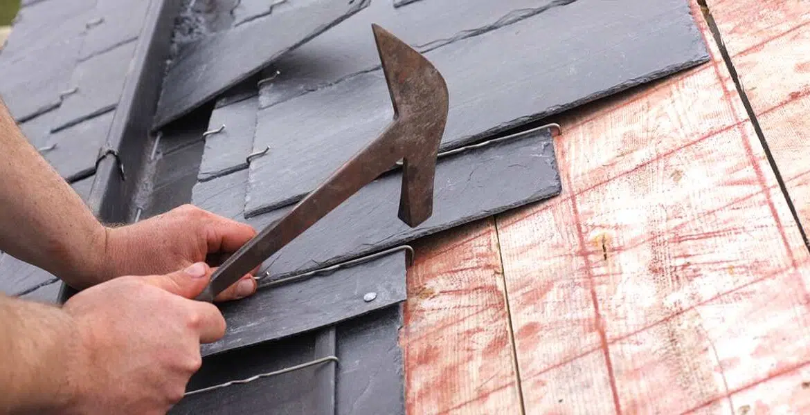 Quel est l’intérêt d’utiliser de l’ardoise pour réaliser les toits des maisons bretonnes ?