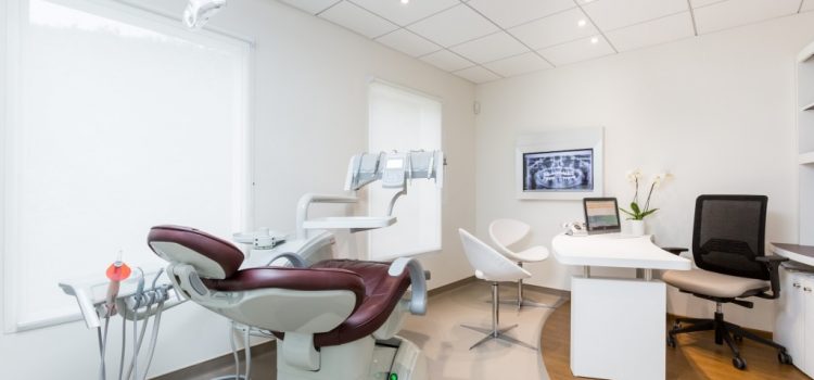 Remplacer une dent manquante à Aubagne