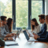 Groupe de jeunes professionnels en réunion de travail