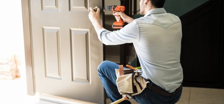 Comment poser un verrou sur une porte en PVC ?