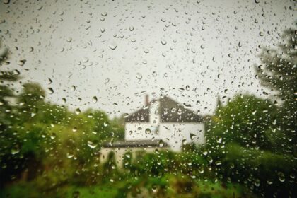 Comment protéger sa maison des intempéries en Bretagne ?