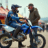 Jeune motard motocross avec Yamaha 125 en marché européen